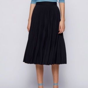 BOSS Hugo Boss Pleated Skirt💋